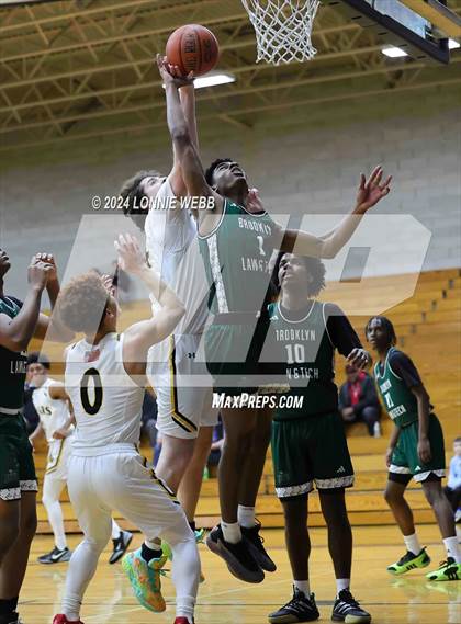 Thumbnail 2 in St. Anthony's vs. Brooklyn Law & Tech (New York Holiday Invitational) photogallery.