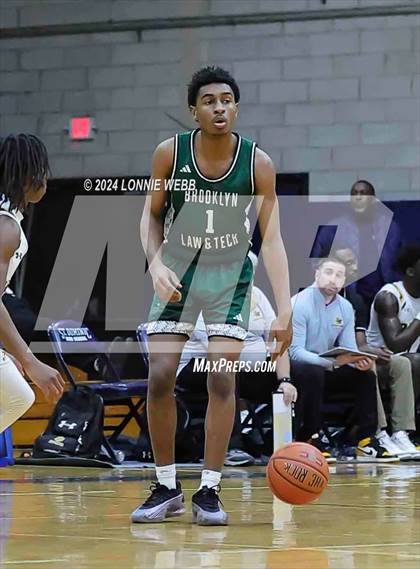 Thumbnail 2 in St. Anthony's vs. Brooklyn Law & Tech (New York Holiday Invitational) photogallery.