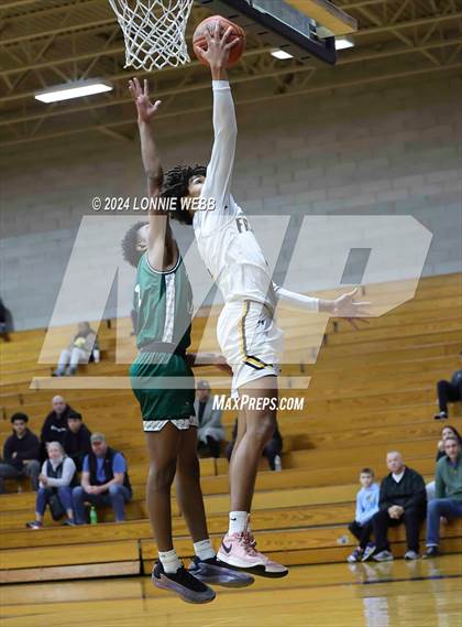 Thumbnail 1 in St. Anthony's vs. Brooklyn Law & Tech (New York Holiday Invitational) photogallery.