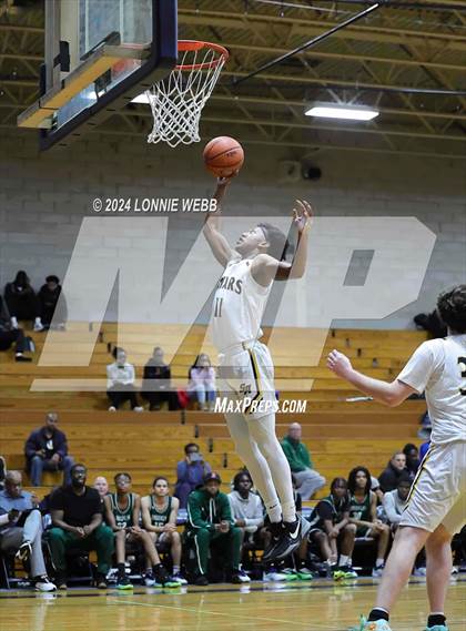 Thumbnail 2 in St. Anthony's vs. Brooklyn Law & Tech (New York Holiday Invitational) photogallery.