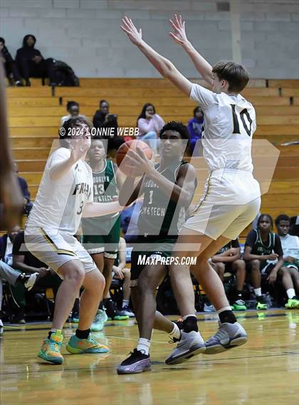 Thumbnail 3 in St. Anthony's vs. Brooklyn Law & Tech (New York Holiday Invitational) photogallery.