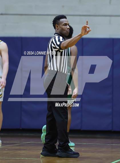 Thumbnail 1 in St. Anthony's vs. Brooklyn Law & Tech (New York Holiday Invitational) photogallery.