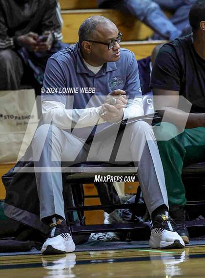 Thumbnail 1 in St. Anthony's vs. Brooklyn Law & Tech (New York Holiday Invitational) photogallery.