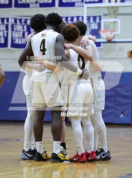 Thumbnail 3 in St. Anthony's vs. Brooklyn Law & Tech (New York Holiday Invitational) photogallery.