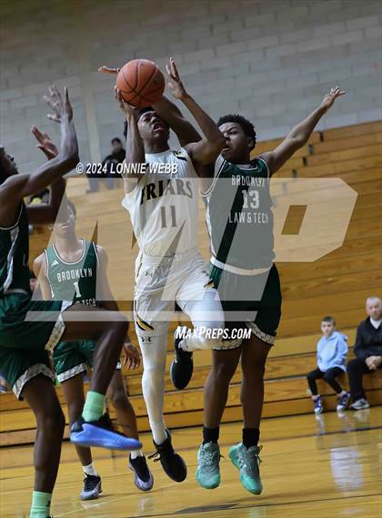 Thumbnail 2 in St. Anthony's vs. Brooklyn Law & Tech (New York Holiday Invitational) photogallery.
