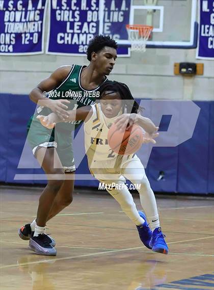 Thumbnail 1 in St. Anthony's vs. Brooklyn Law & Tech (New York Holiday Invitational) photogallery.
