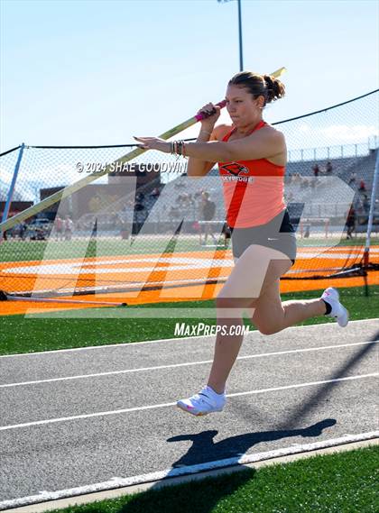 Thumbnail 1 in Skyridge Tri Meet (Pole Vault)  photogallery.