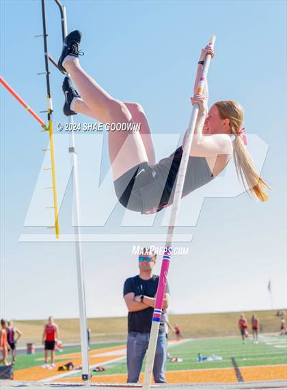 Thumbnail 1 in Skyridge Tri Meet (Pole Vault)  photogallery.