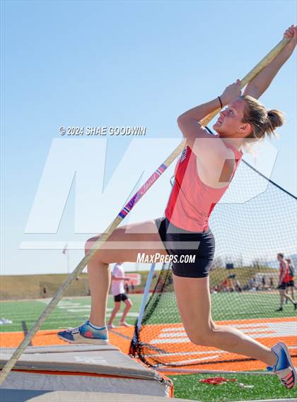 Thumbnail 2 in Skyridge Tri Meet (Pole Vault)  photogallery.