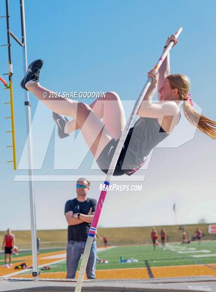 Thumbnail 3 in Skyridge Tri Meet (Pole Vault)  photogallery.