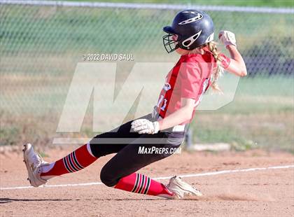 Thumbnail 3 in Elizabeth @ Sand Creek photogallery.