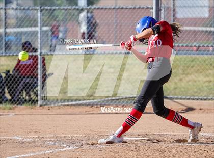 Thumbnail 1 in Elizabeth @ Sand Creek photogallery.