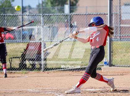 Thumbnail 1 in Elizabeth @ Sand Creek photogallery.