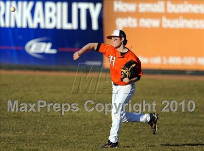 Thumbnail 1 in Hoover vs. Madison Academy photogallery.