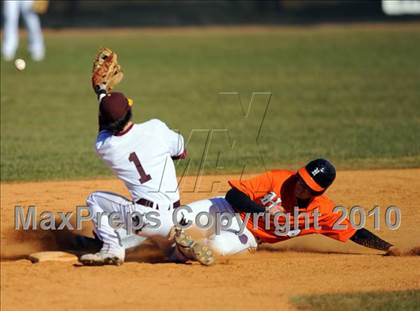 Thumbnail 3 in Hoover vs. Madison Academy photogallery.