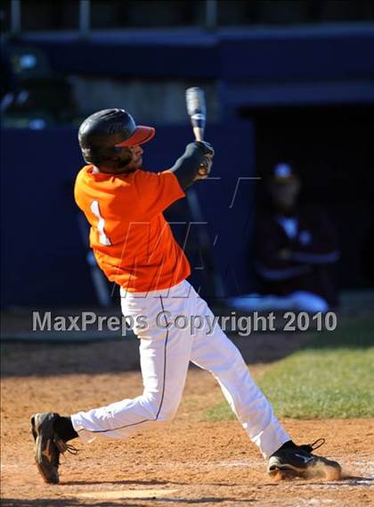 Thumbnail 2 in Hoover vs. Madison Academy photogallery.