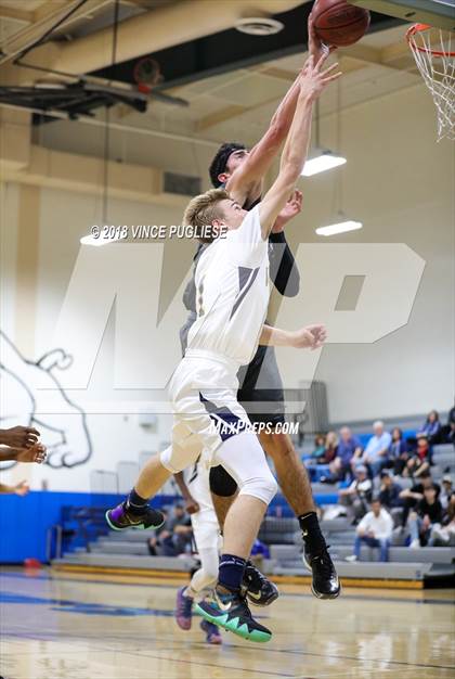 Thumbnail 2 in Camarillo vs. Campbell Hall (2018 Burbank Bulldog Tournament Final) photogallery.