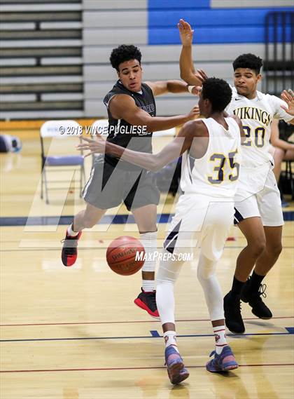 Thumbnail 3 in Camarillo vs. Campbell Hall (2018 Burbank Bulldog Tournament Final) photogallery.
