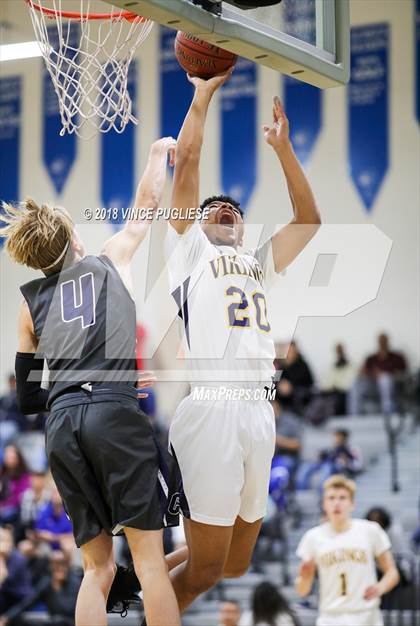 Thumbnail 3 in Camarillo vs. Campbell Hall (2018 Burbank Bulldog Tournament Final) photogallery.