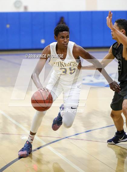 Thumbnail 2 in Camarillo vs. Campbell Hall (2018 Burbank Bulldog Tournament Final) photogallery.