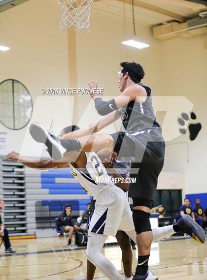 Thumbnail 3 in Camarillo vs. Campbell Hall (2018 Burbank Bulldog Tournament Final) photogallery.