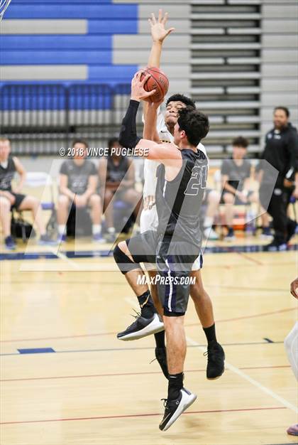 Thumbnail 2 in Camarillo vs. Campbell Hall (2018 Burbank Bulldog Tournament Final) photogallery.