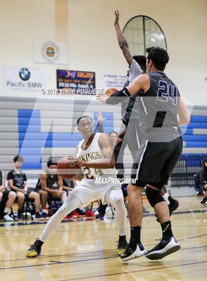 Thumbnail 2 in Camarillo vs. Campbell Hall (2018 Burbank Bulldog Tournament Final) photogallery.