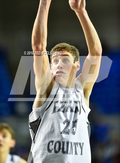 Thumbnail 1 in Izard County vs. Guy-Perkins (AAA 1A Final) photogallery.