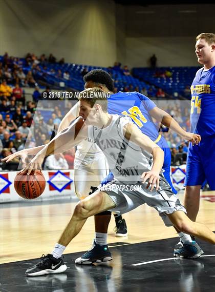 Thumbnail 1 in Izard County vs. Guy-Perkins (AAA 1A Final) photogallery.