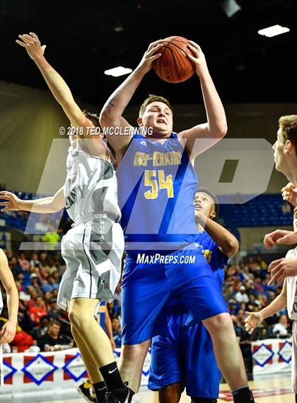 Thumbnail 2 in Izard County vs. Guy-Perkins (AAA 1A Final) photogallery.