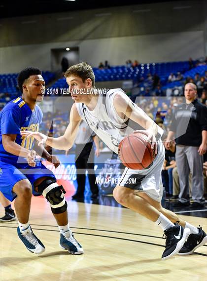 Thumbnail 2 in Izard County vs. Guy-Perkins (AAA 1A Final) photogallery.