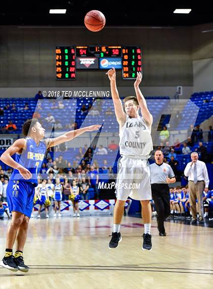 Thumbnail 2 in Izard County vs. Guy-Perkins (AAA 1A Final) photogallery.