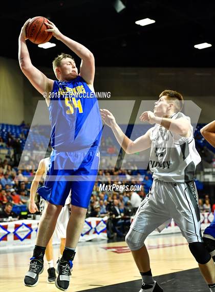 Thumbnail 1 in Izard County vs. Guy-Perkins (AAA 1A Final) photogallery.