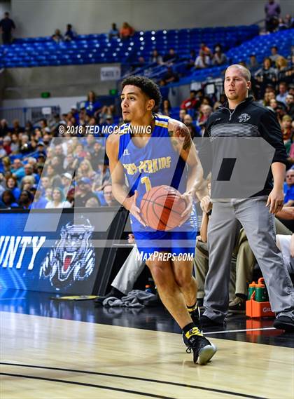 Thumbnail 3 in Izard County vs. Guy-Perkins (AAA 1A Final) photogallery.