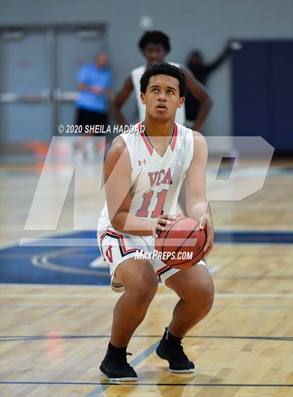 Thumbnail 1 in Hallandale vs Victory Christian (Prep Hoops Sunbash) photogallery.