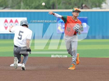Thumbnail 2 in Pioneer vs. Harlingen South (UIL Baseball Bi-District 5A D2) photogallery.