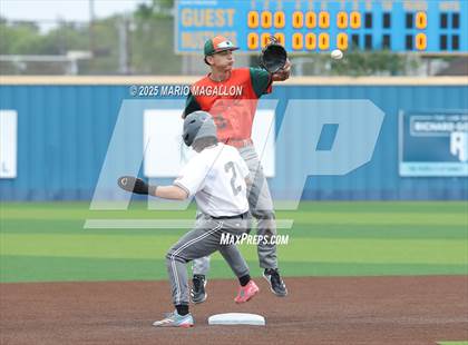 Thumbnail 3 in Pioneer vs. Harlingen South (UIL Baseball Bi-District 5A D2) photogallery.