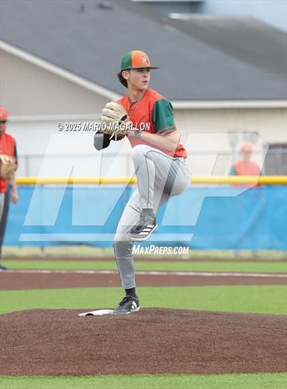 Thumbnail 2 in Pioneer vs. Harlingen South (UIL Baseball Bi-District 5A D2) photogallery.