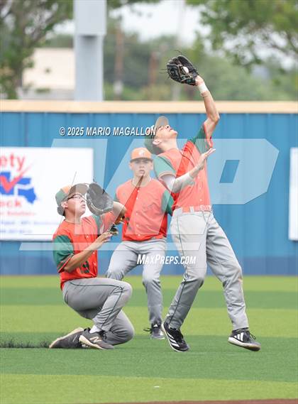 Thumbnail 1 in Pioneer vs. Harlingen South (UIL Baseball Bi-District 5A D2) photogallery.