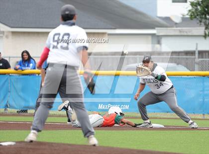 Thumbnail 3 in Pioneer vs. Harlingen South (UIL Baseball Bi-District 5A D2) photogallery.