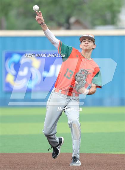 Thumbnail 2 in Pioneer vs. Harlingen South (UIL Baseball Bi-District 5A D2) photogallery.