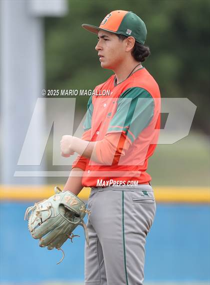 Thumbnail 2 in Pioneer vs. Harlingen South (UIL Baseball Bi-District 5A D2) photogallery.