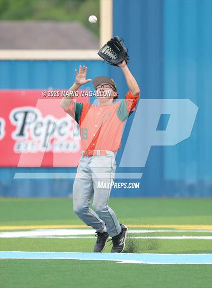 Thumbnail 2 in Pioneer vs. Harlingen South (UIL Baseball Bi-District 5A D2) photogallery.