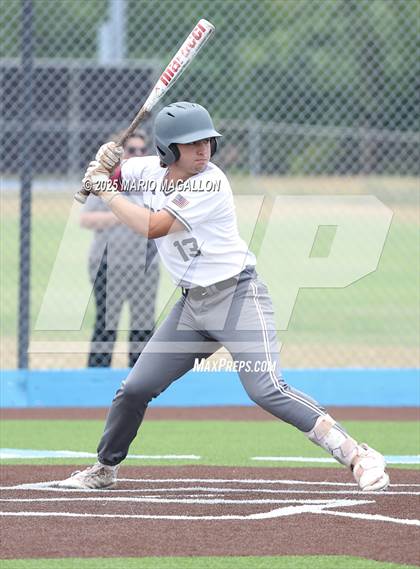 Thumbnail 3 in Pioneer vs. Harlingen South (UIL Baseball Bi-District 5A D2) photogallery.