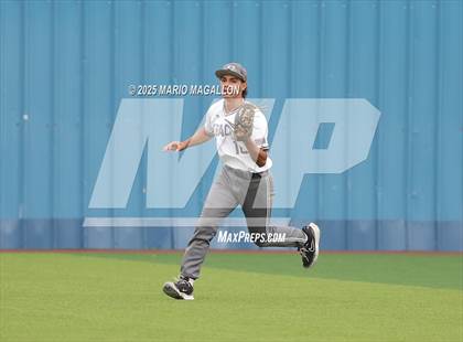 Thumbnail 3 in Pioneer vs. Harlingen South (UIL Baseball Bi-District 5A D2) photogallery.