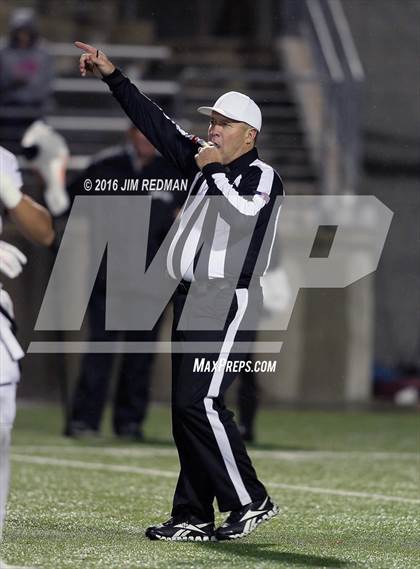 Thumbnail 3 in Lake Travis vs. Westlake (UIL 6A Quarterfinal) photogallery.