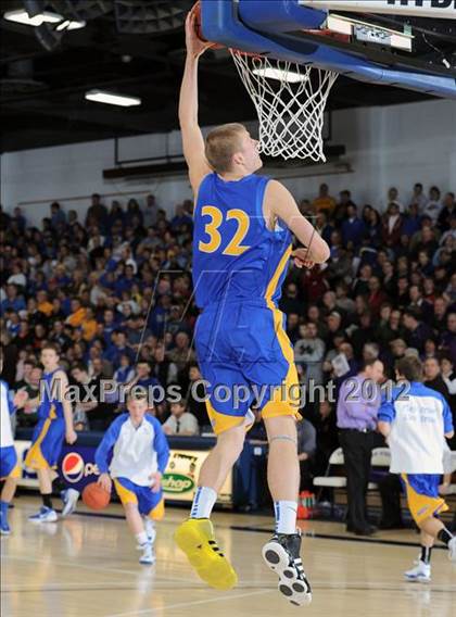 Thumbnail 2 in Rice Lake vs. Onalaska (WIAA D2 Sectional Semifinal) photogallery.