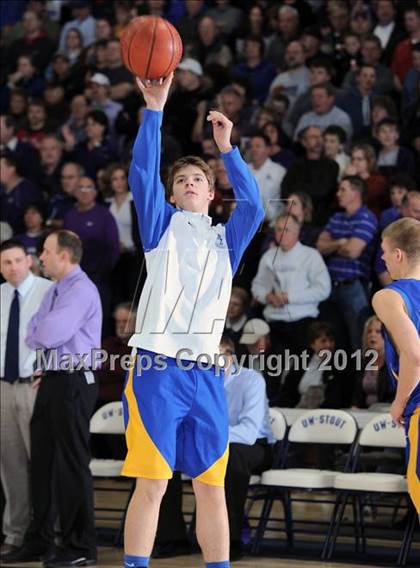 Thumbnail 2 in Rice Lake vs. Onalaska (WIAA D2 Sectional Semifinal) photogallery.