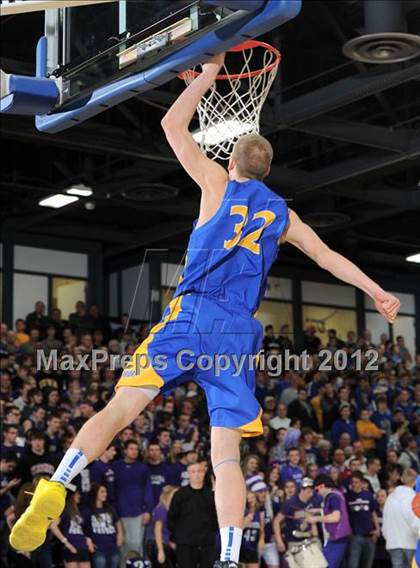 Thumbnail 3 in Rice Lake vs. Onalaska (WIAA D2 Sectional Semifinal) photogallery.