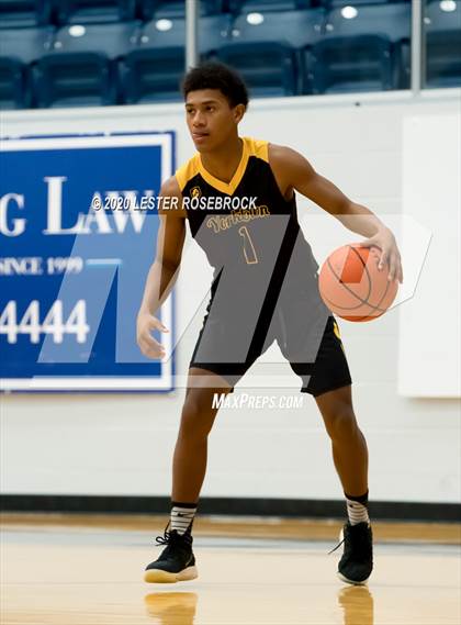 Thumbnail 2 in Karnes City vs Yorktown (Goliad Tournament) photogallery.